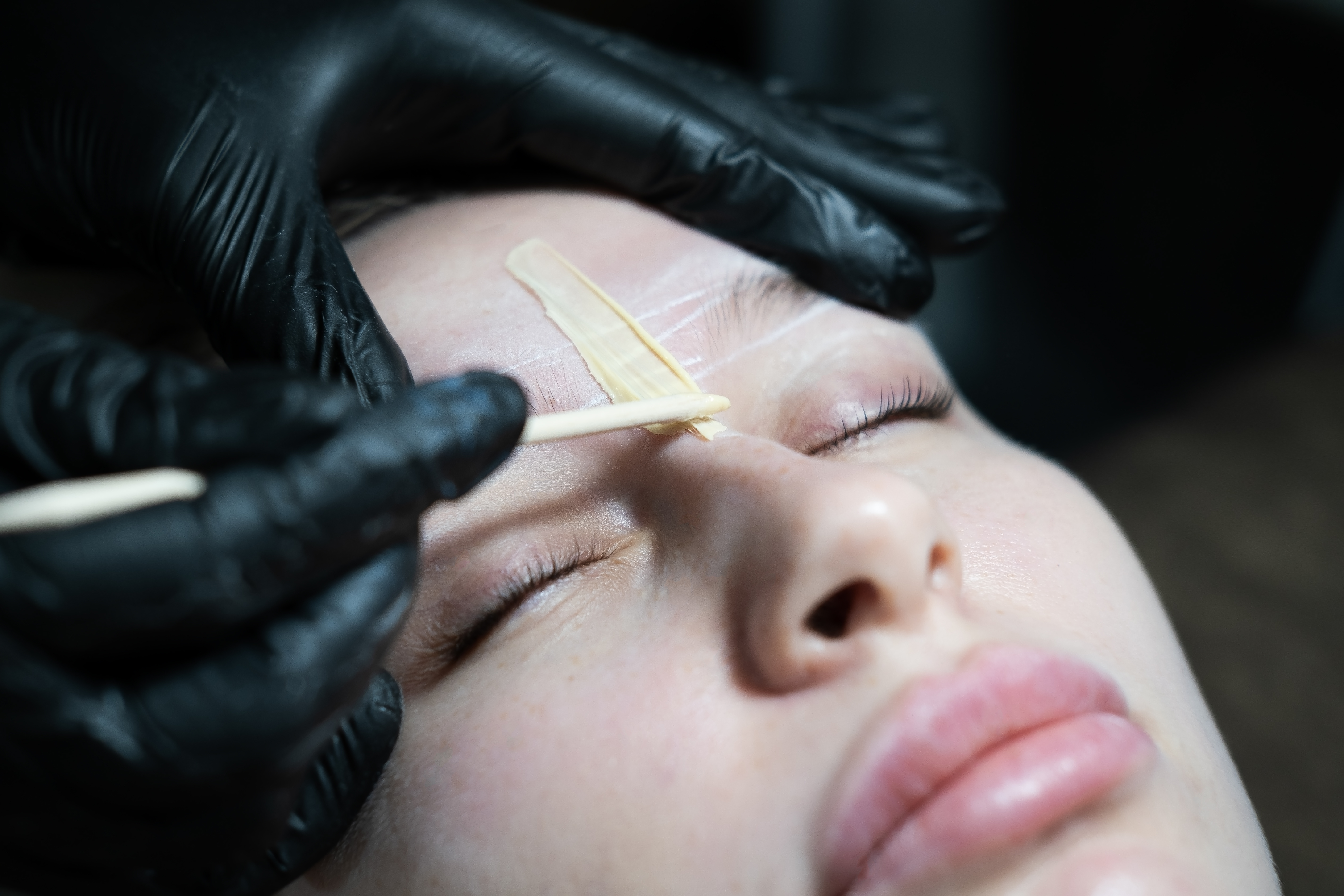 Brow Waxing/Tweezing