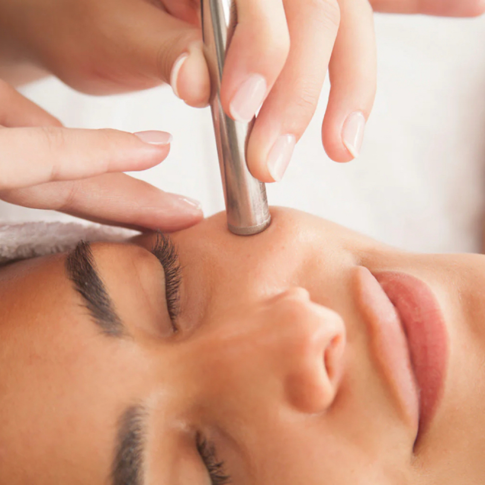 Diamond-Hydrafacial (Value Of $350) at Glam & Glow MedSpa in Plano, TX