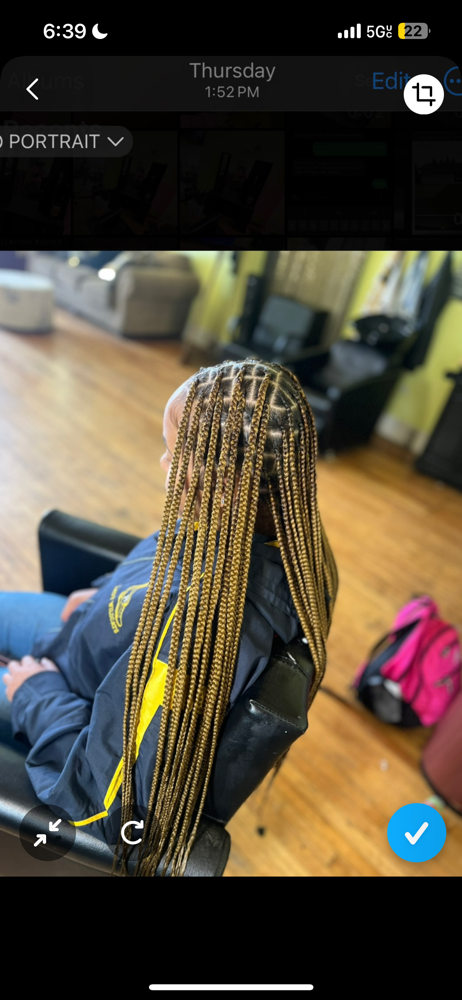 sMedium knotless