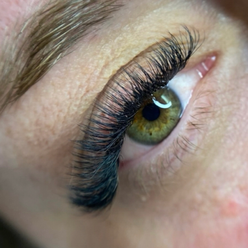 Hybrid Lash Extentions at Pretty In pink Beauty SPA LLC in Cottageville, SC