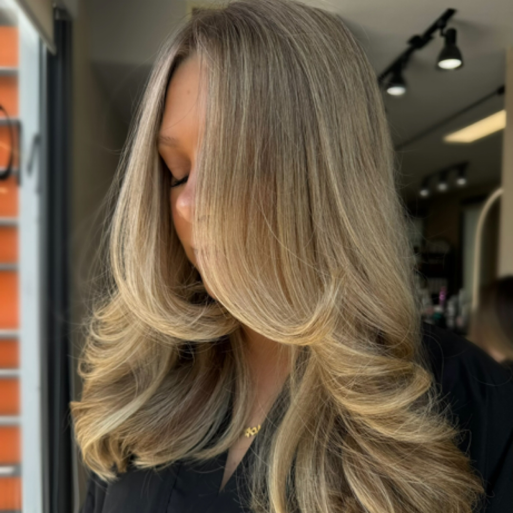 MINI BLONDING SESSION at Carly Coburn in Spring, TX