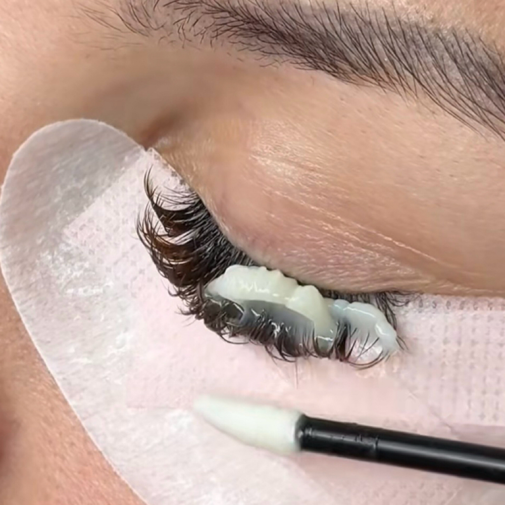 Lash Removal at The Esthetics Lounge in Houston, TX
