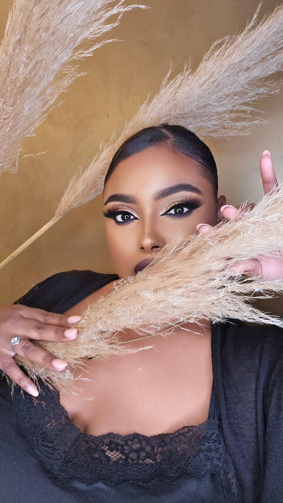 SLAY MAKE UP