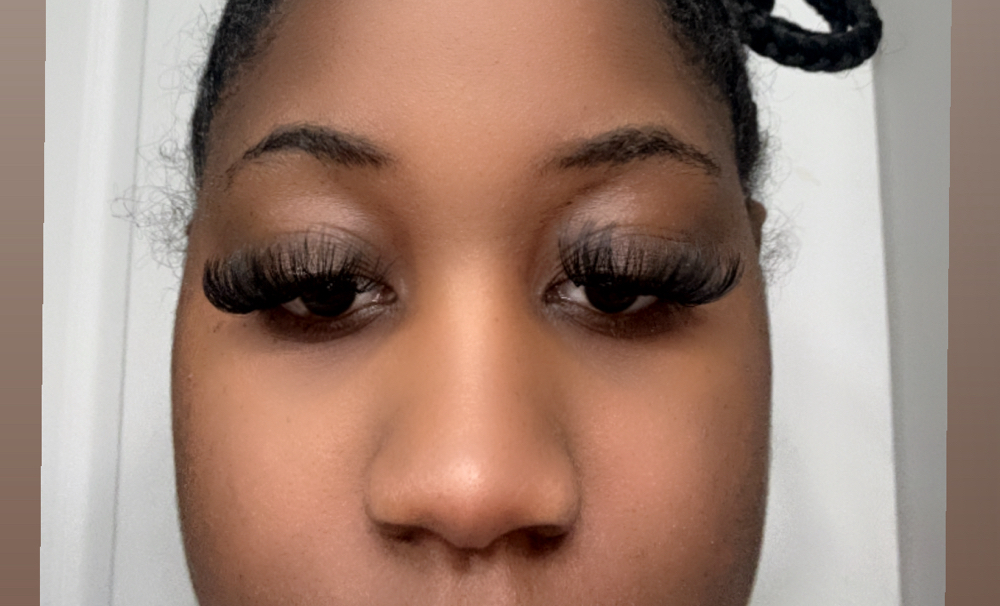 Cluster Lashes Any Size at Crowned Exclusive Esthetics in Kansas City, MO