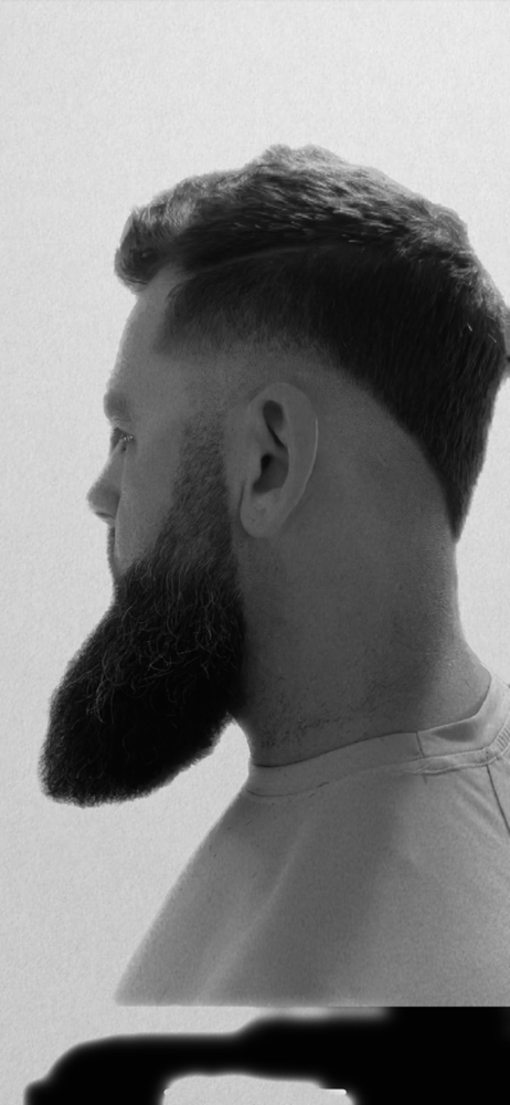 Beard Trim & Hot Shaving Treatment