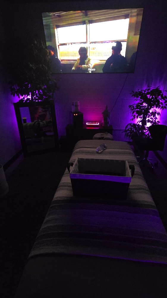 Hot Stone And Oil Massage