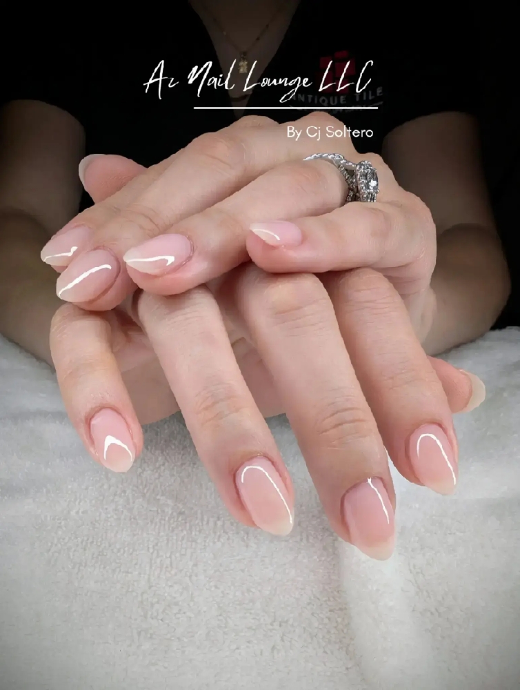 Mobile: Structured Gel Manicures