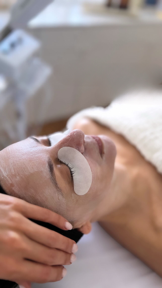 DA Signature Facial