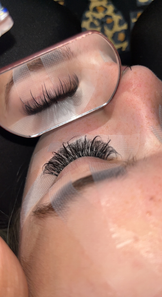 Light Wispy Full Set