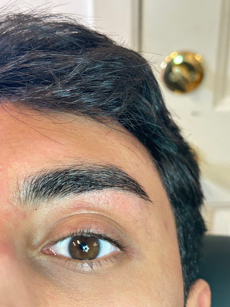 Brow Wax And Shaping at Carolinesbeautybar in Livingston, CA
