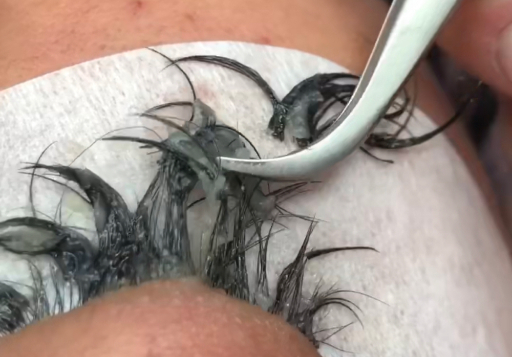 Lash Extension Removal