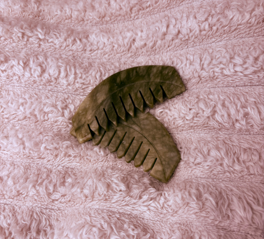 Jade Comb Scalp Massage + Mask