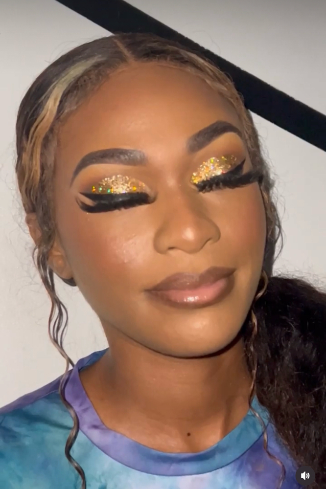 Full Glam at Lè Glamour Bar in St. Thomas, VI