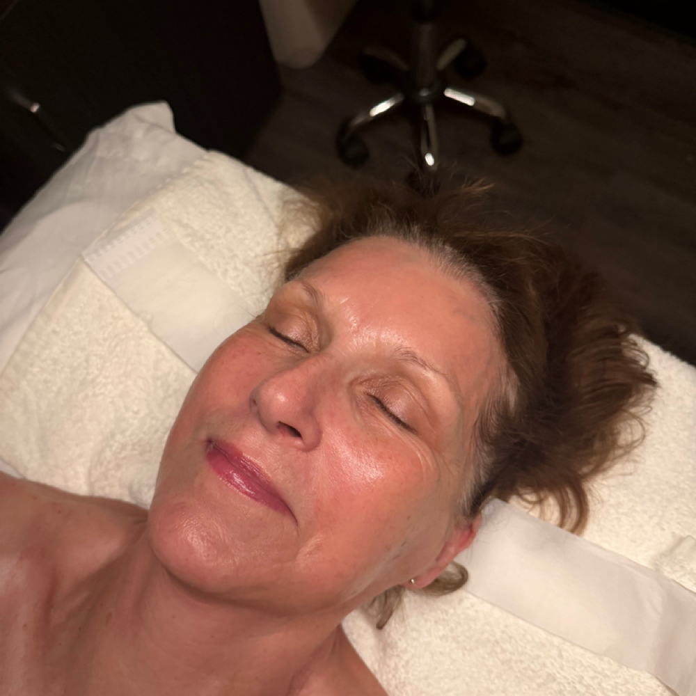 Age Reversing at Glow By Emma in Schererville, IN