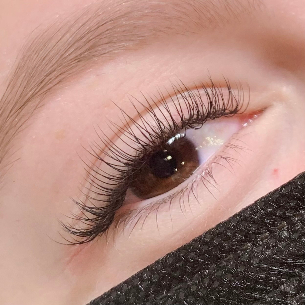 Hybrid Lashes Extention