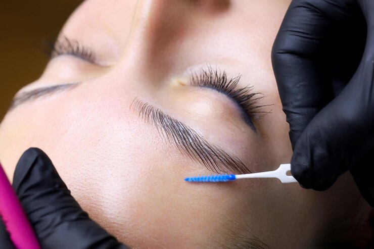 Brow Lifting – “Fluff & Define”