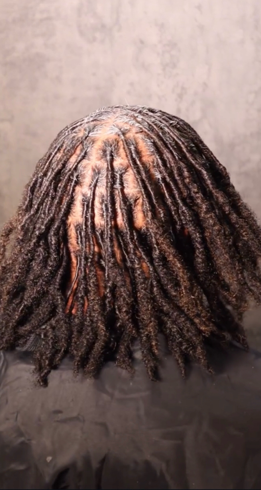 Retwist <100 Locs;Shoulder-Mid Back