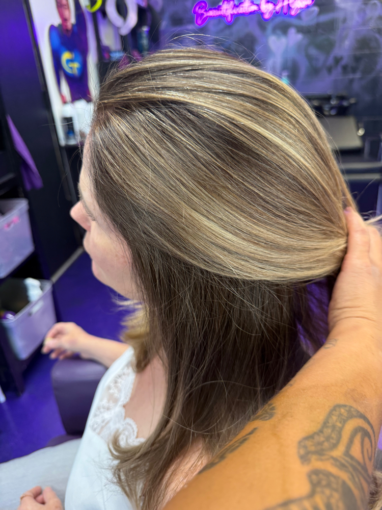 Root touch up with mini highlight