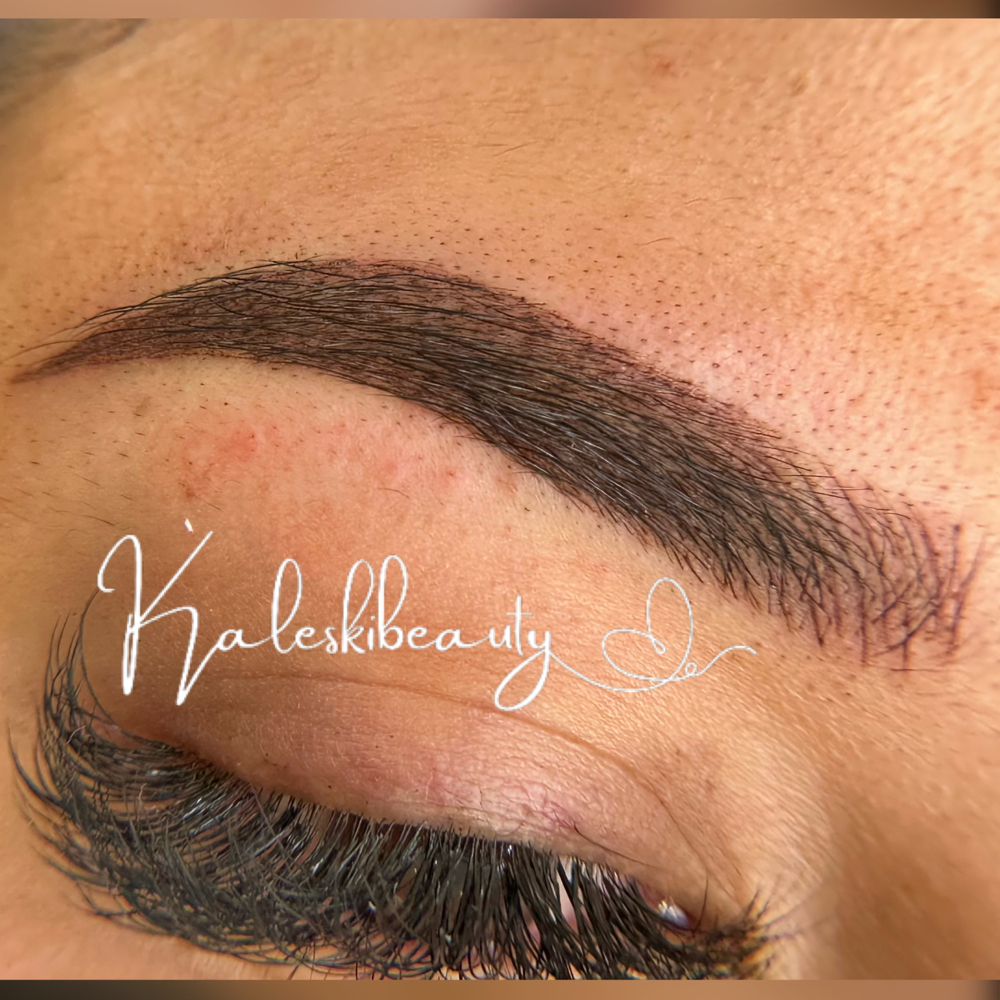 PMU Eyebrows Touch Up
