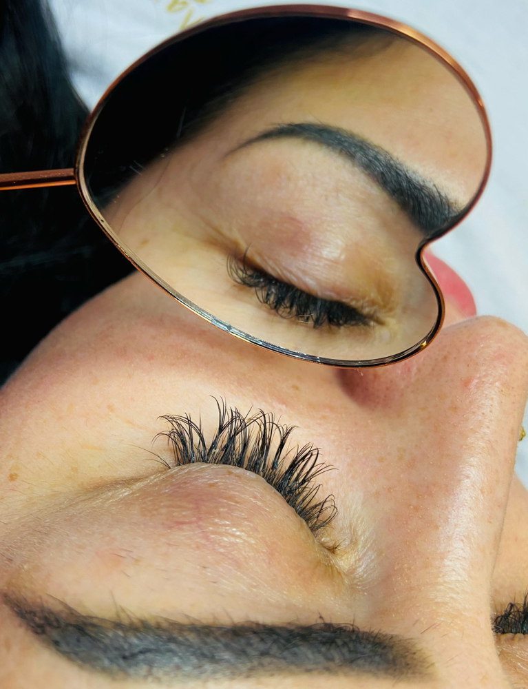 Lash Refill | Retoque at Monii’s Beautii in Reseda, CA