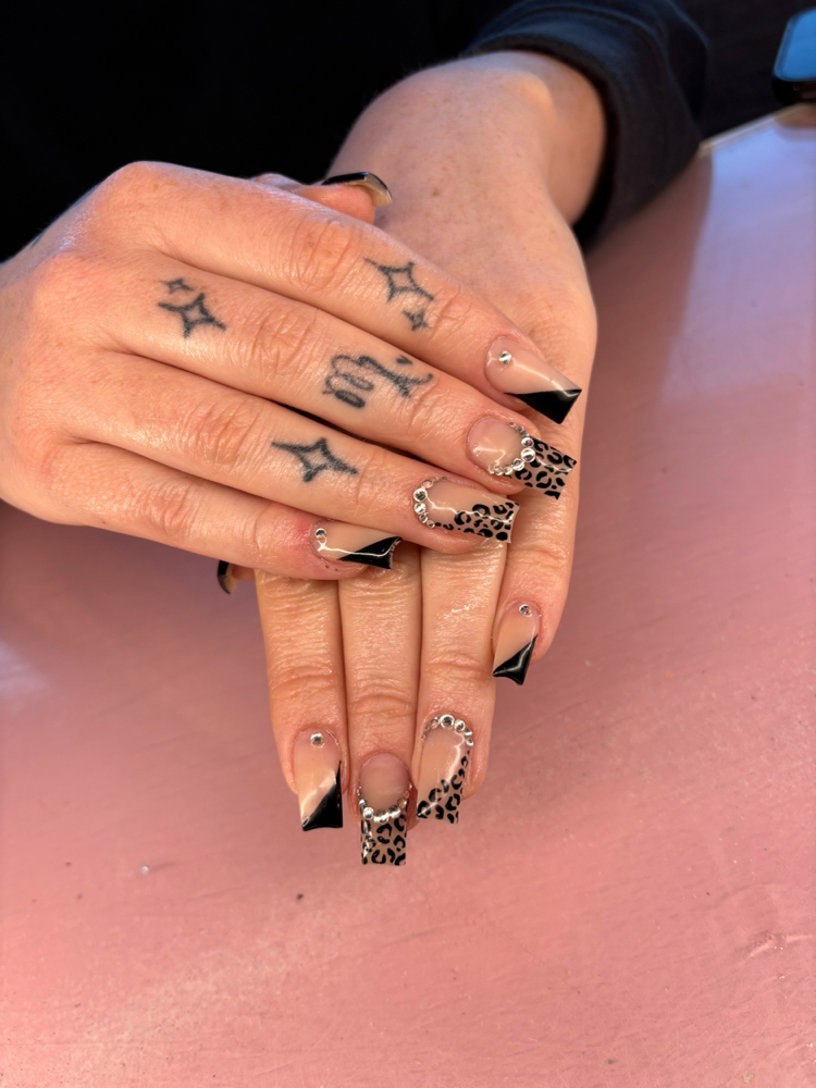 Cheetah/ Leopard Print Nail Art