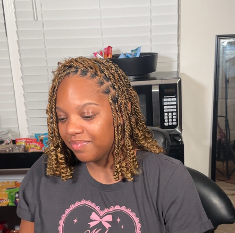 Island Twist Shorties/Synthetic at JD Styles Collection in Fredericksburg, VA