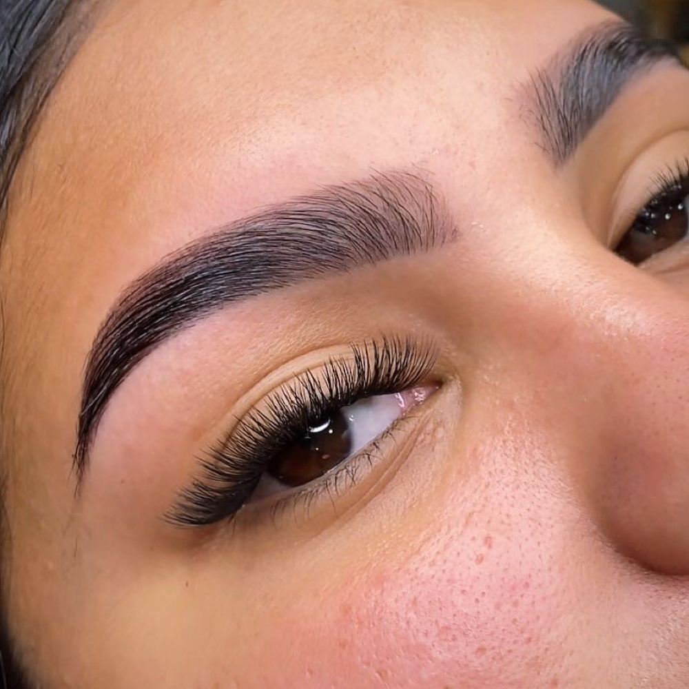 Depilacion De Cejas & Henna at BLOOM by Bianka ✨️ in Manitowoc, WI