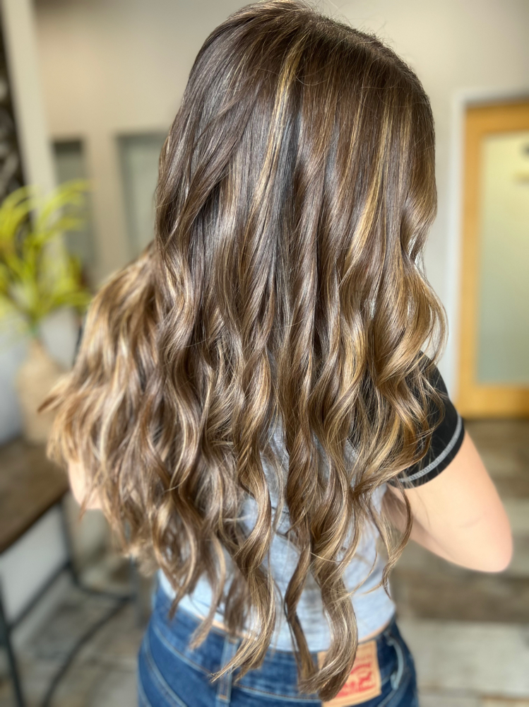 Balayage Refresh (10-15 Foils)