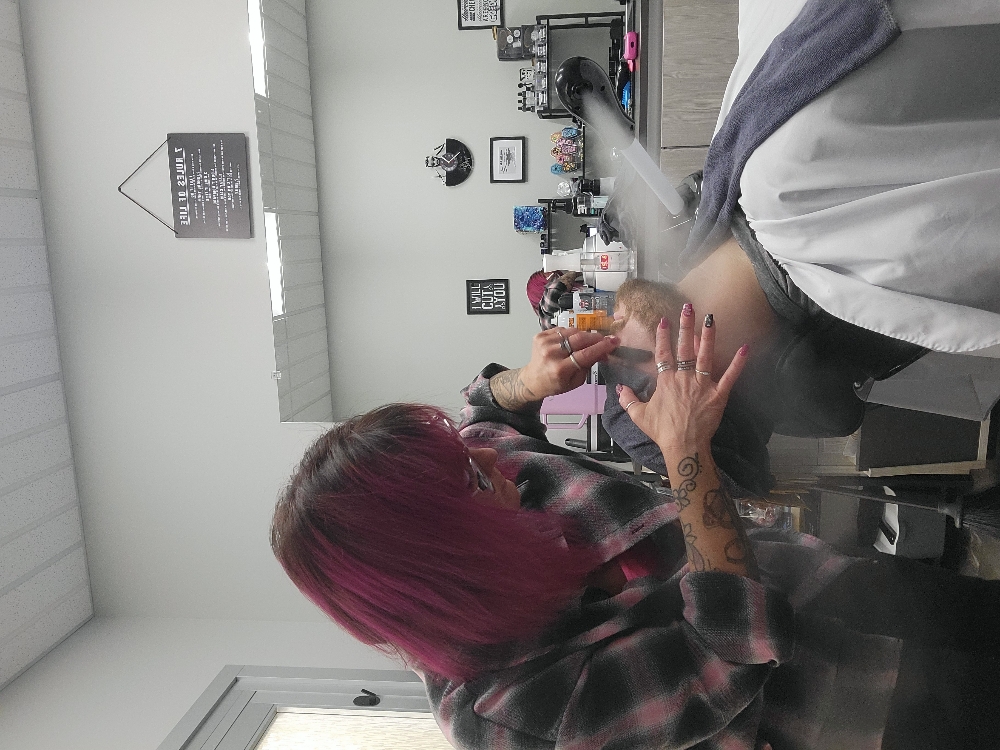 Deluxe Cut/Beard Trim & Full Facial