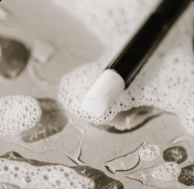 Lash Cleaning - Glue Removal