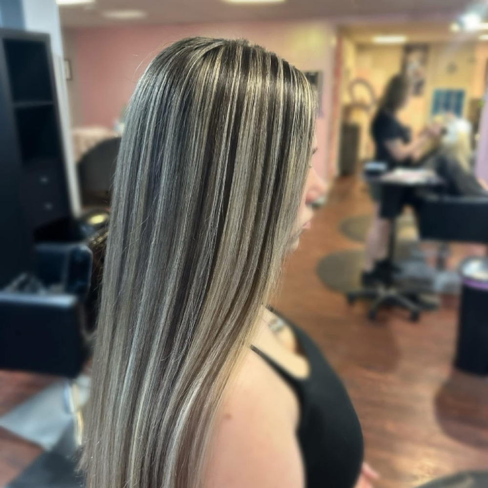 Highlight/Lowlight Color at Hairapy Salon in Cincinnati, OH