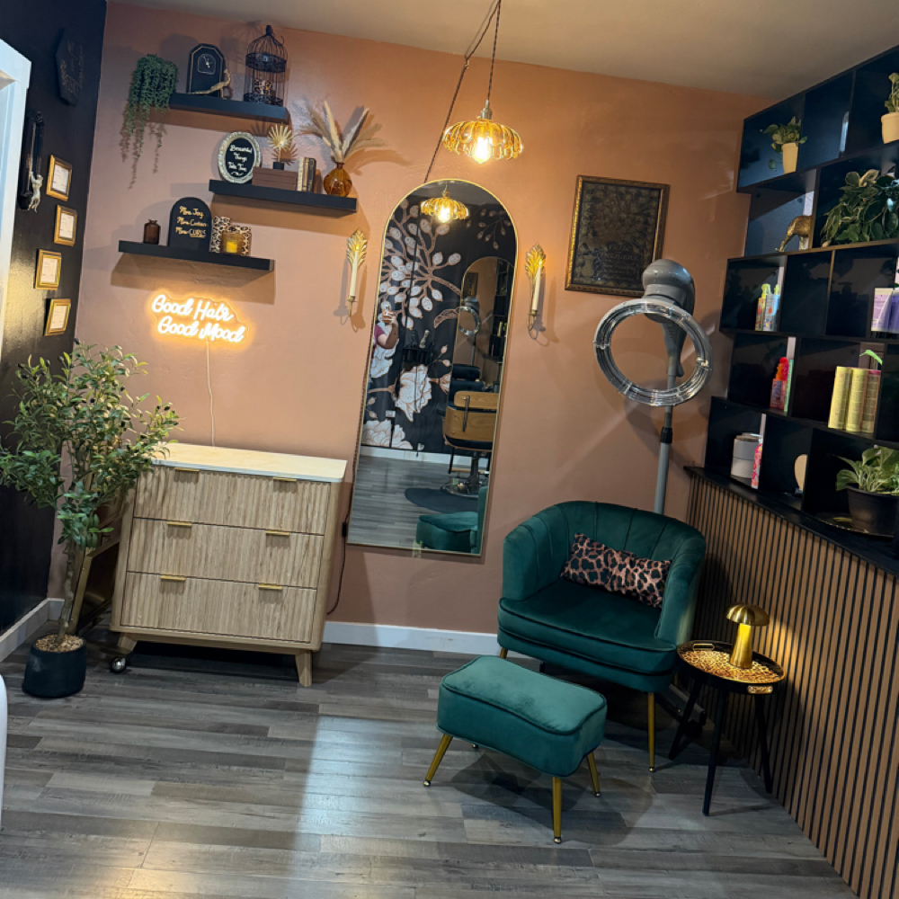 Treatment Lounge- Rich Repair at Curls and Chaos in Klamath Falls, OR