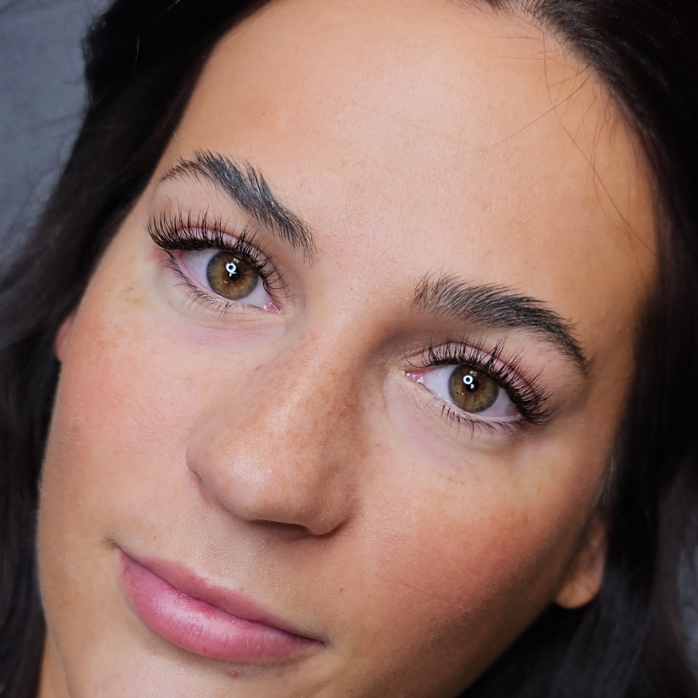 Custom Lash Extensions- FULL SET