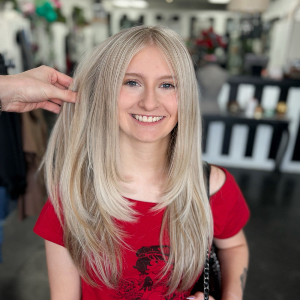 Womans Haircut at Luxstylesbyjames in Abilene, TX