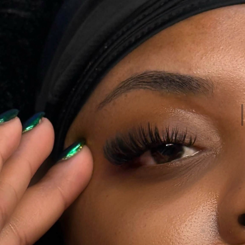 Wet Lash Set at LELELUXE in Lebanon, PA