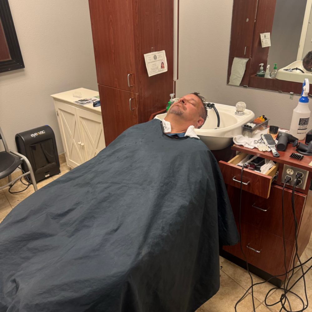 Royal Treatment at Royal Cuts For Men in Cypress, TX