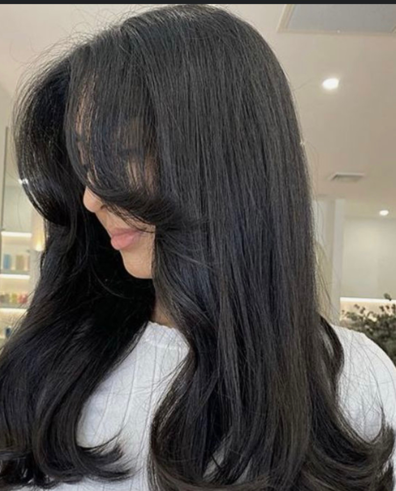 Round Brush Blowout With Natalie