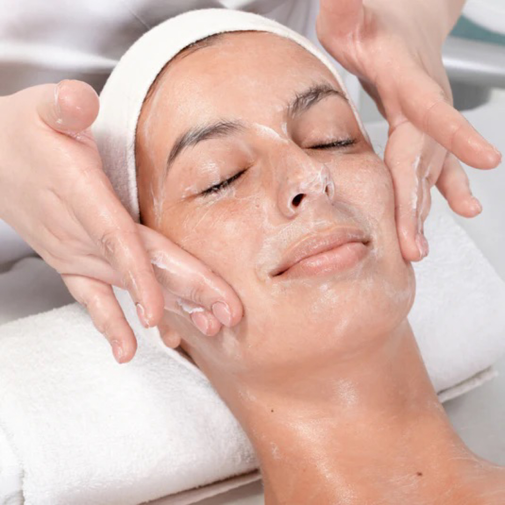 Deep Clean Facial at Easy Beauty Spa in Victoria, TX