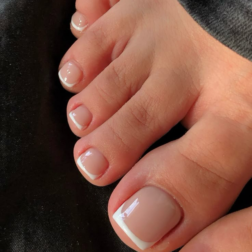 All Things Pedicures at De Colores Beauty Bar in Chicago, IL