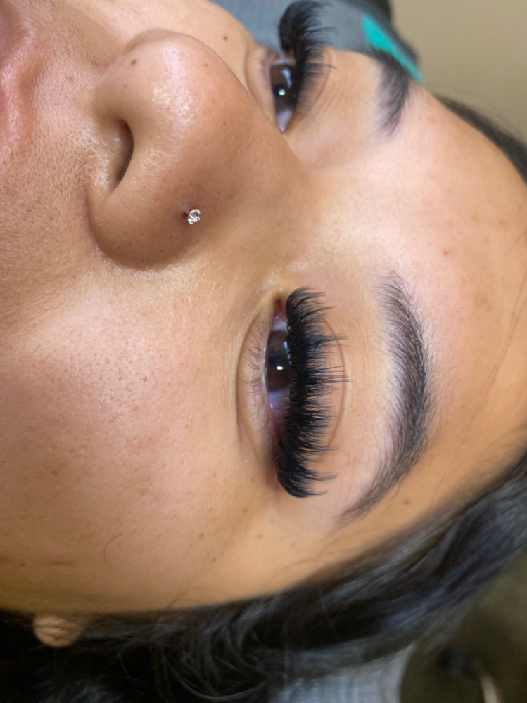 Full Set Weekend Apt - $20 Fee