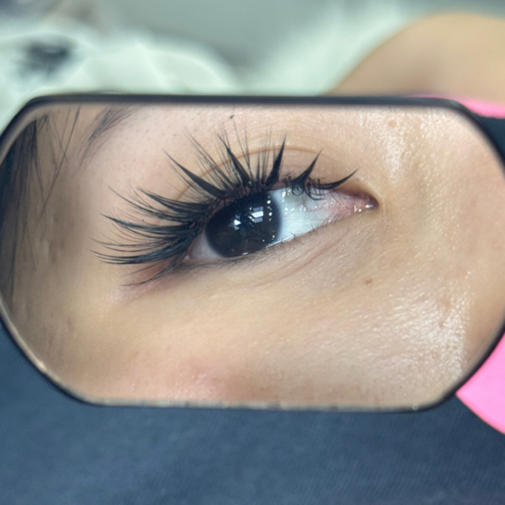 MEDUSA LASH DESIGN NO REFILL at Sophie Brows And Lashes in Silver Spring, MD
