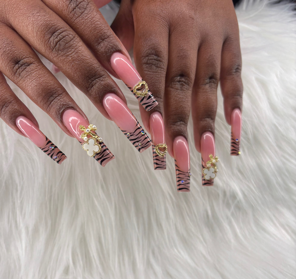 XL/XXL Full Set at Moní Nails & Beauty LLC in Dallas, TX
