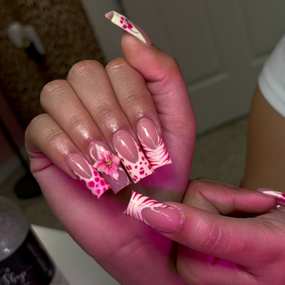 Full Set Medium at LuxBeautyLab in Kissimmee, FL
