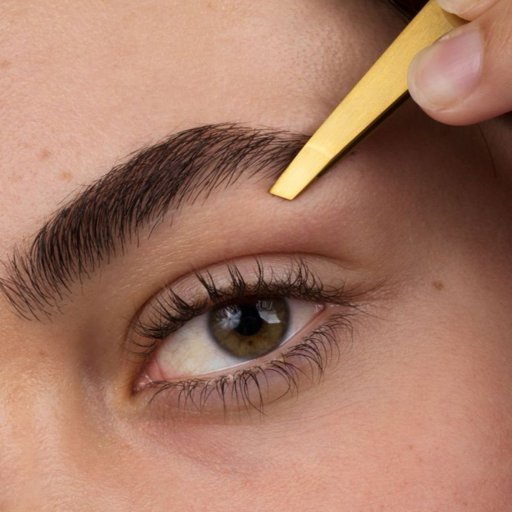 Eyebrow Clean Up With Tweezers
