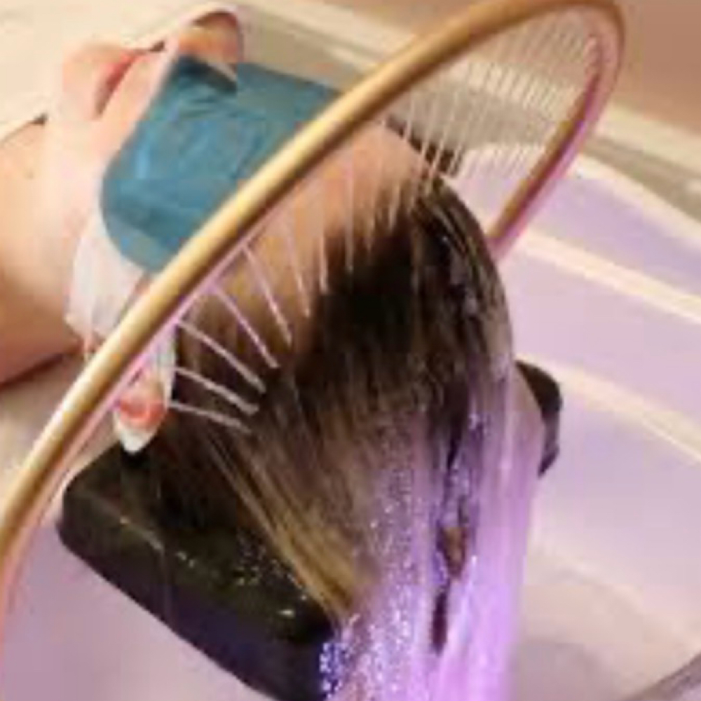 Dulux Scalp Treatment at Glamouré in Watervliet, MI