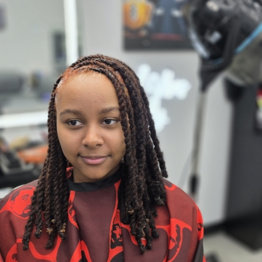Retwist Basic Style at Wildbeautylocs LLC in Orange Park,, FL