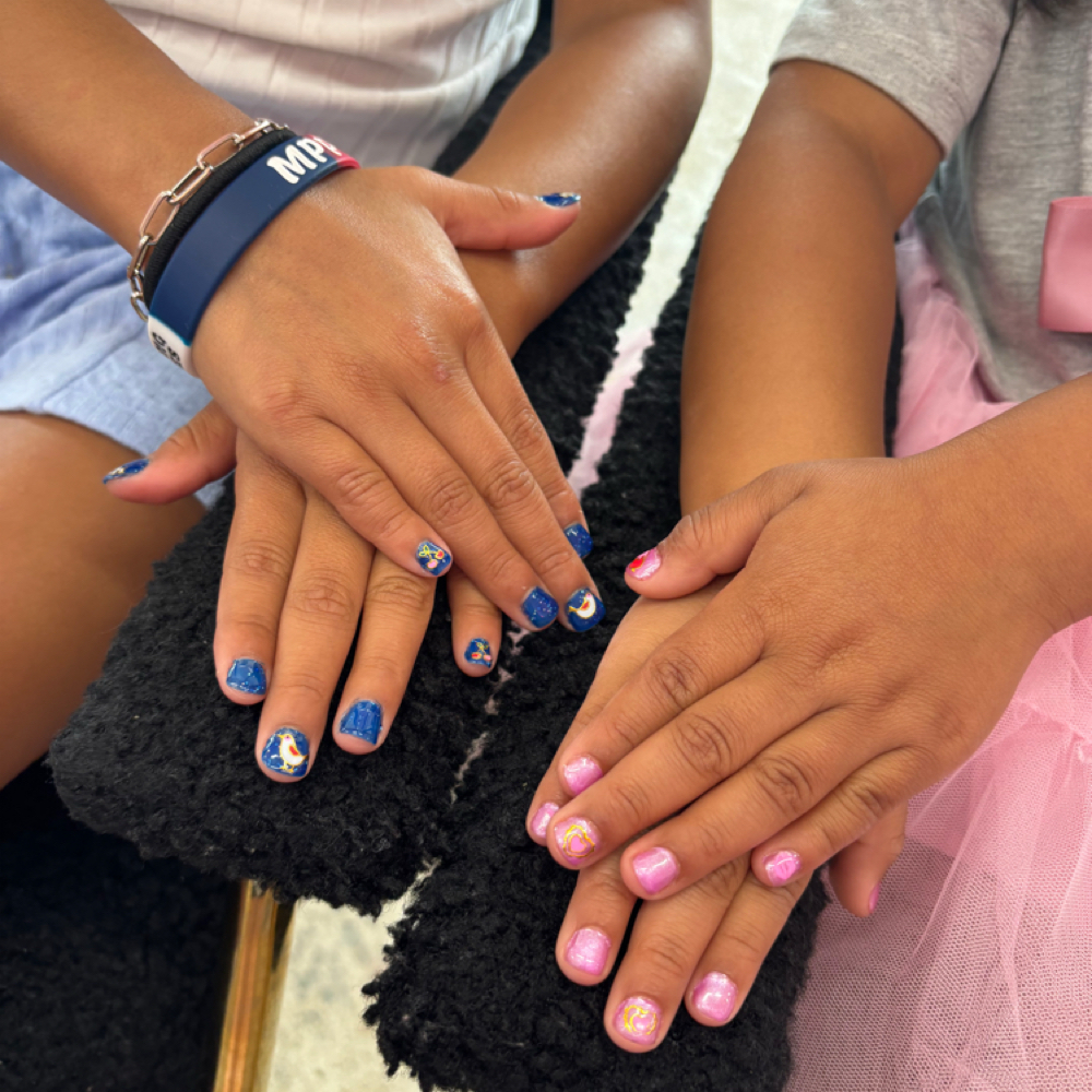 Girlz Mini Manicure at Lola’s Beauty Bar in Manassas, VA