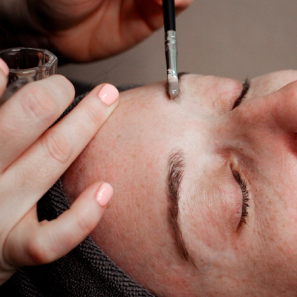 Brow Tinting at Jenny Kane Skin Care in Glenview, IL