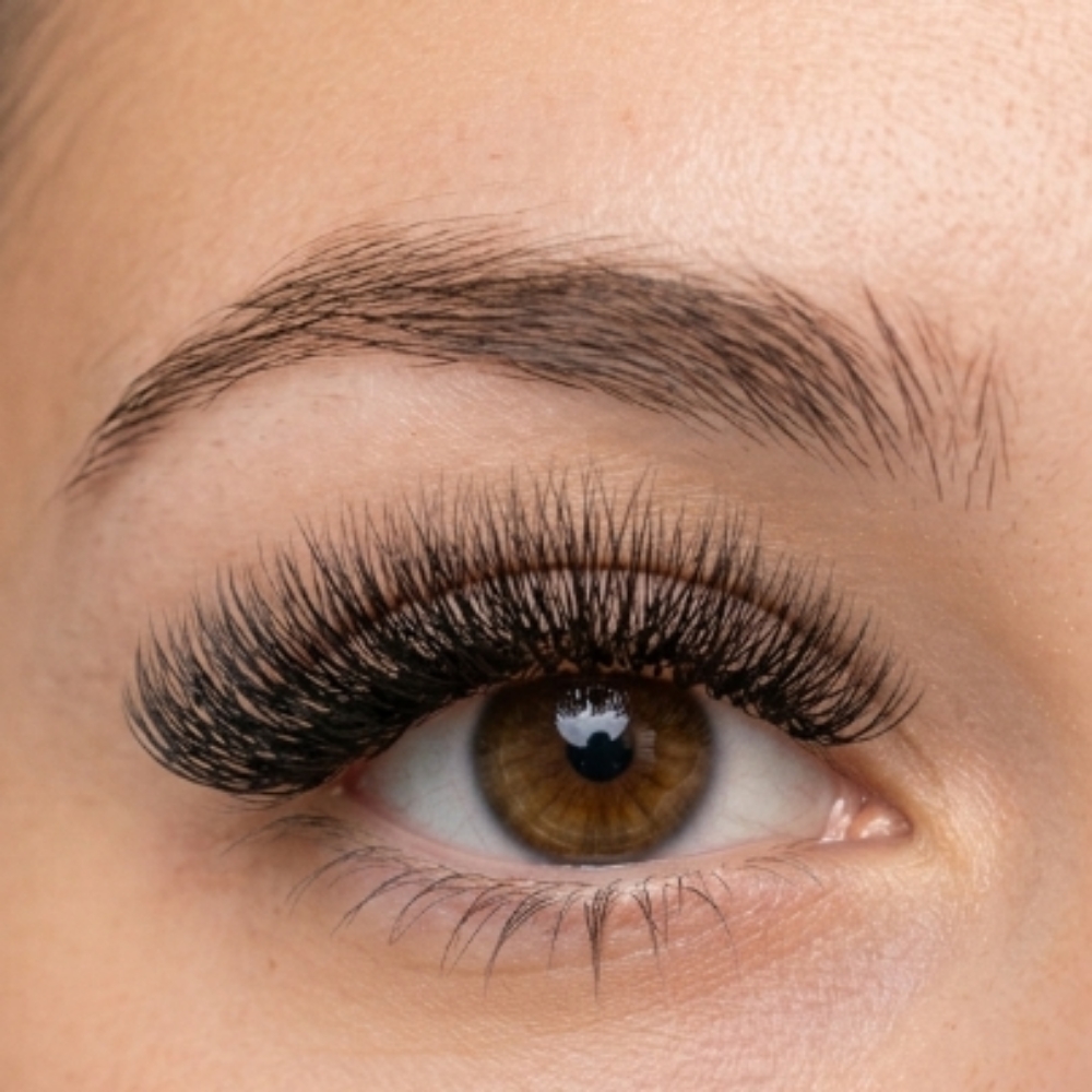 Hybrid Eyelash Extensions at Vera Beauty Lab in Houston, TX