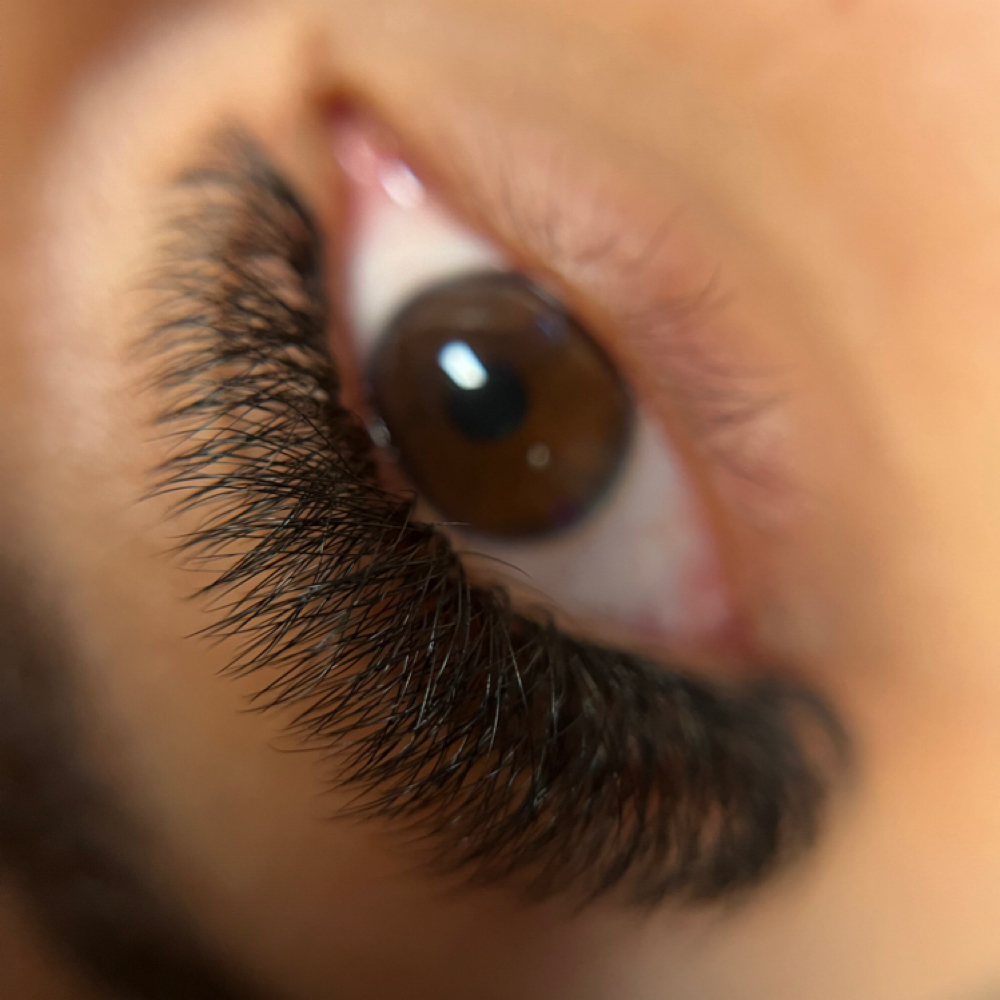 Elite Glam Full Set at FabiLash Beauty LLC in Lincolnton, NC